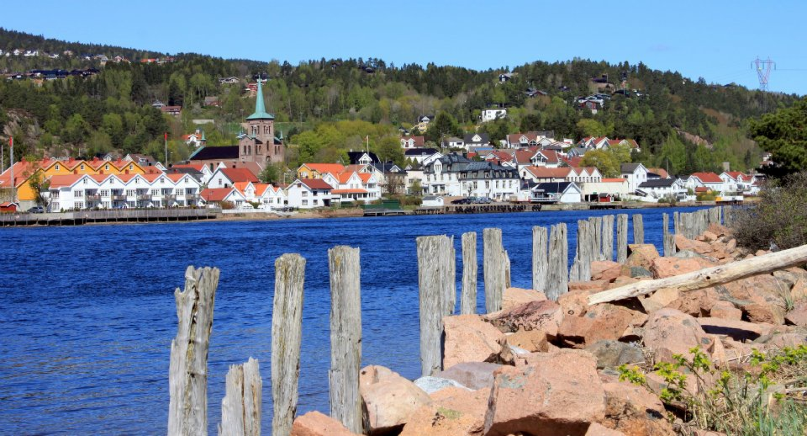 Svelvik sett fra Hurum. Foto: Torunn Foss